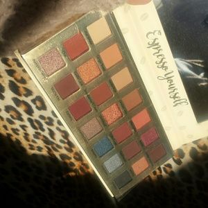 Selling a brand new palette